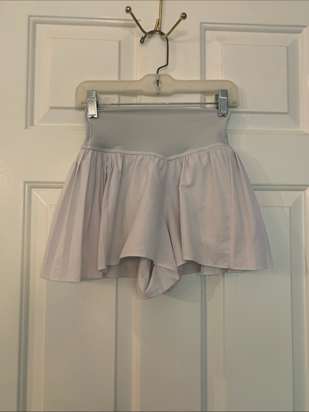 Aerie pleated side shorts in White